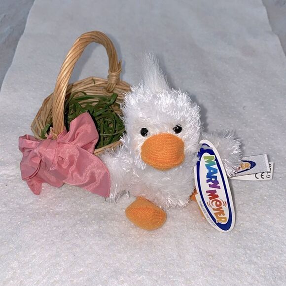 Mary Meyer Duckling With Basket And Grass 5" Duckling With Woven Basket - Picture 3 of 12